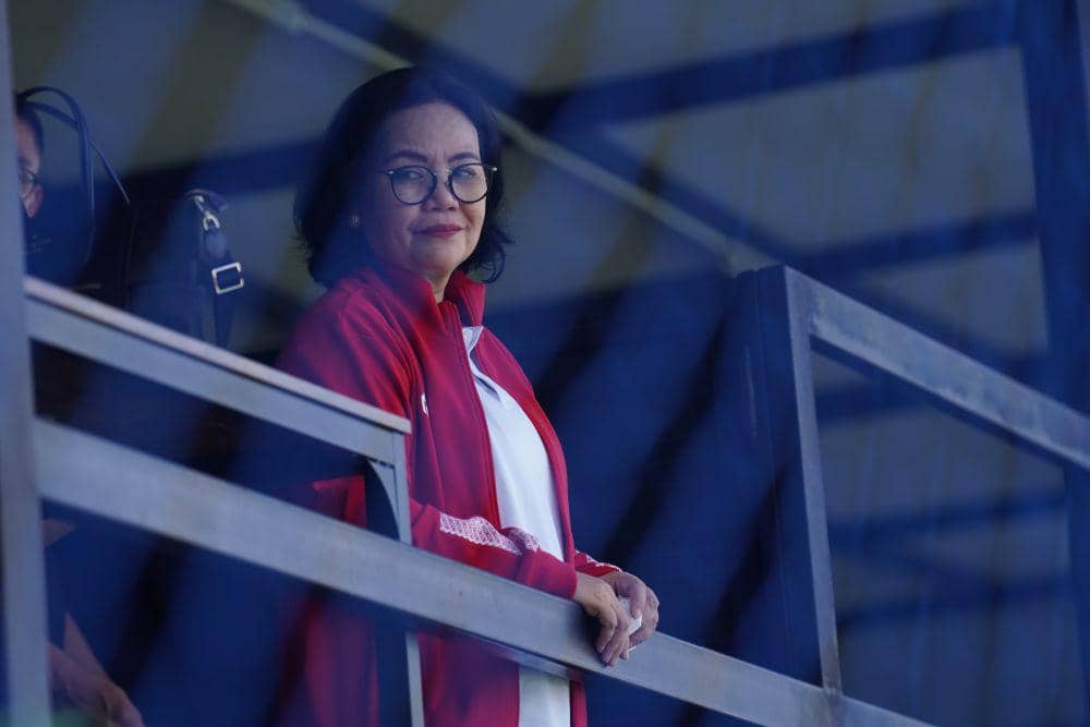 Bakal calon Wali Kota Semarang, Agustina Wilujeng bersama Semarang Extreme (Snex) Turnamen Mini Soccer di lapangan Mini Soccer Manyaran, Kota Semarang, Sabtu (21/9/2024). (IDN Times/bt)