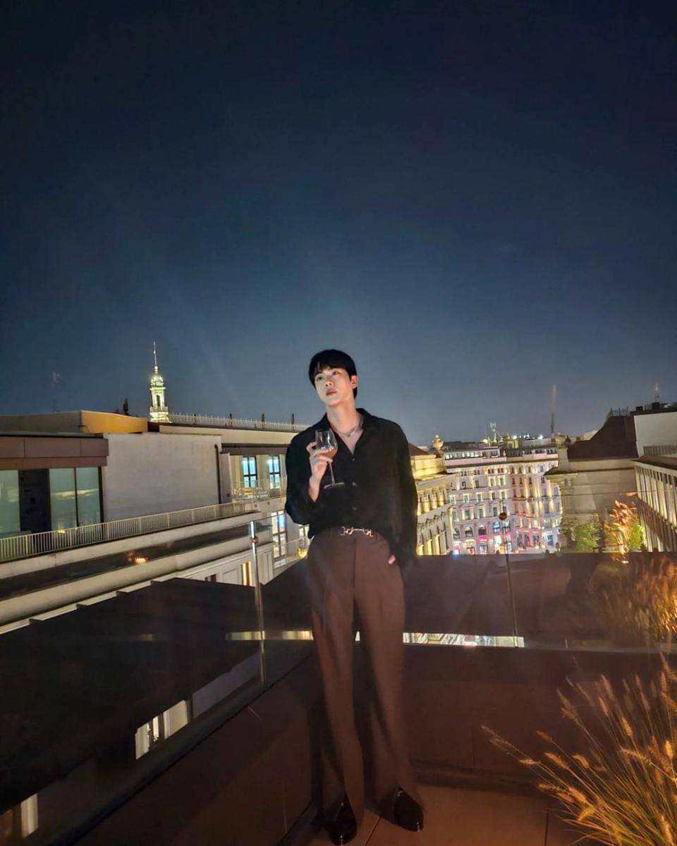 Jin BTS (instagram.com/jin)