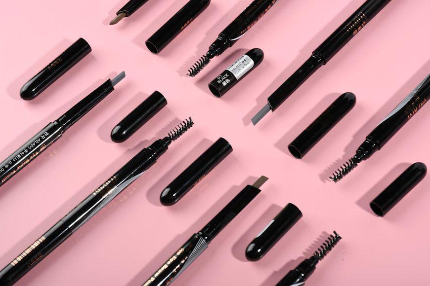 5 Pensil Alis Waterproof untuk Riasan Tahan Lama, di Bawah Rp100 Ribu!