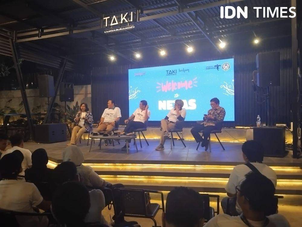 Salah satu acara talkshow di Taki Coffee & Eatery Palembang (IDN Times/Feny Maulia Agustin)