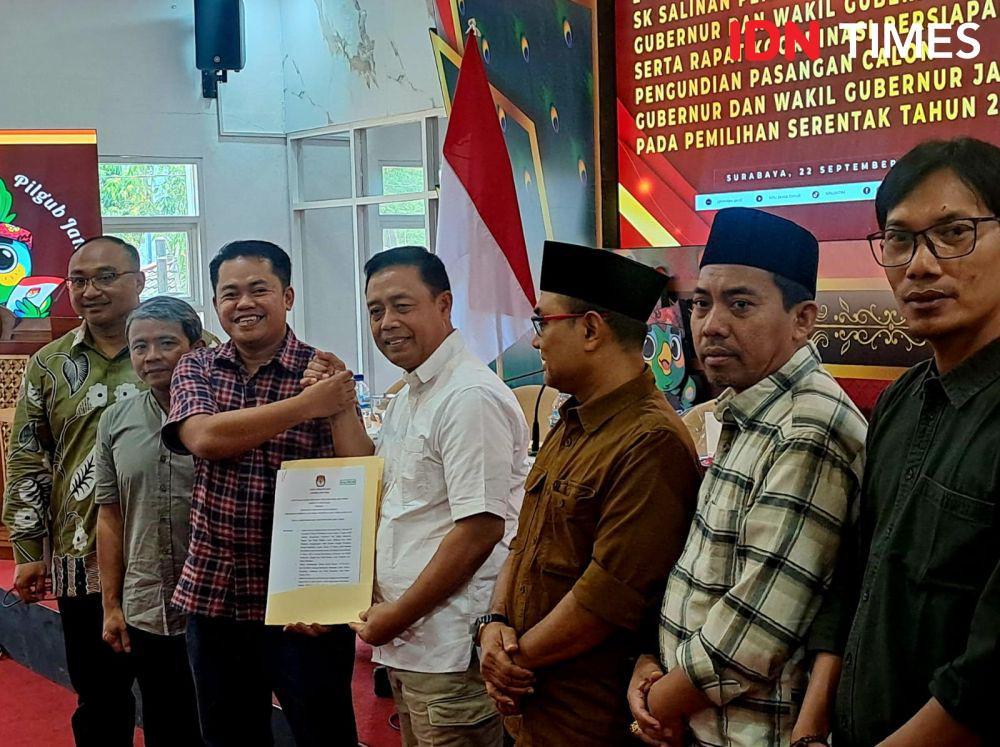 SK Penetapan Khofifah-Emil Diambil Langsung Ketua Timses