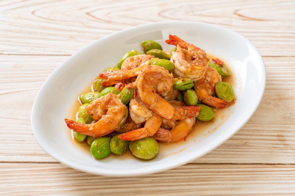 Resep Tumis Udang Petai Pedas untuk Makan Siang dengan Nasi Hangat