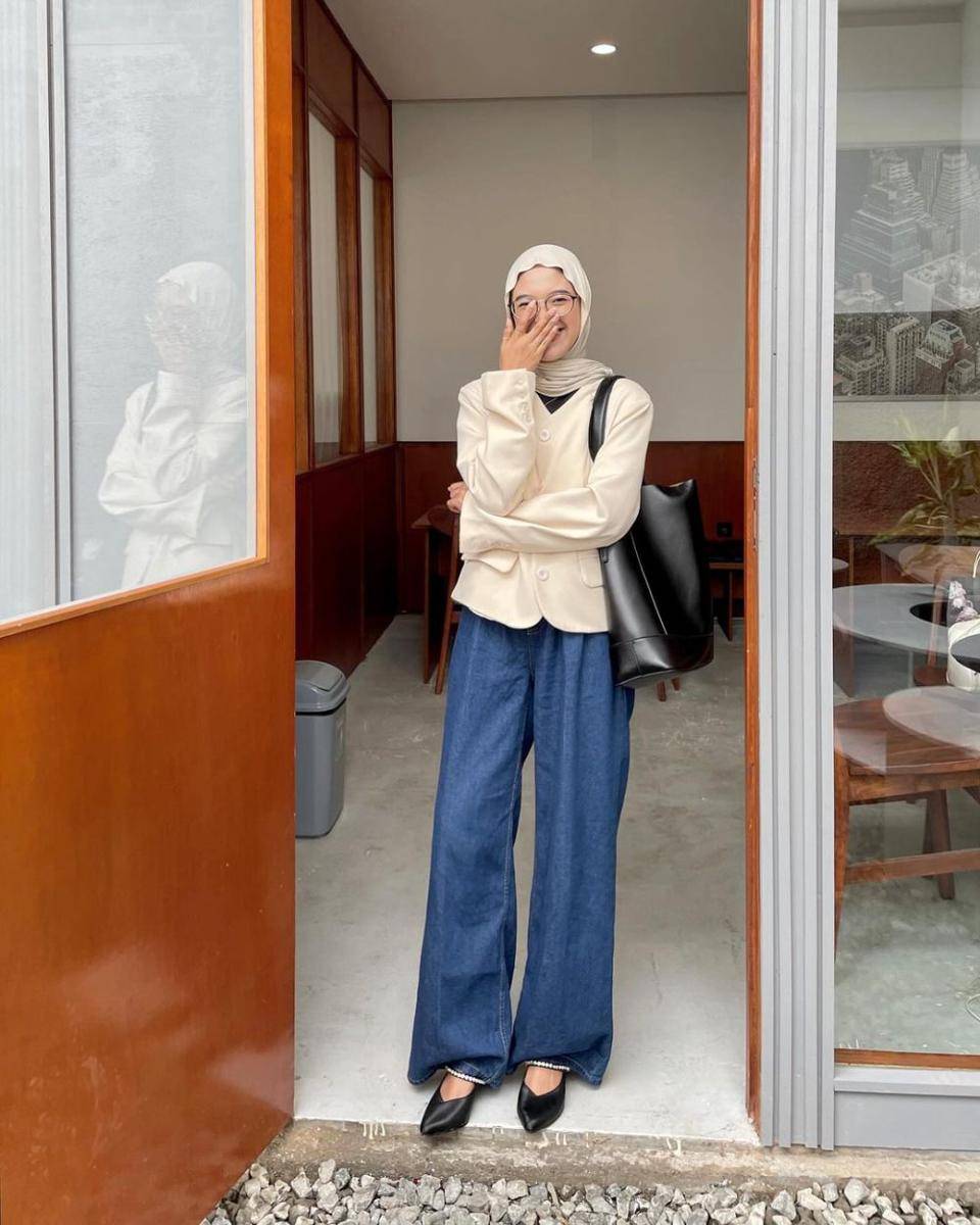 inspirasi outfit klasik kasual elegan (instagram.com/fitrahydy)