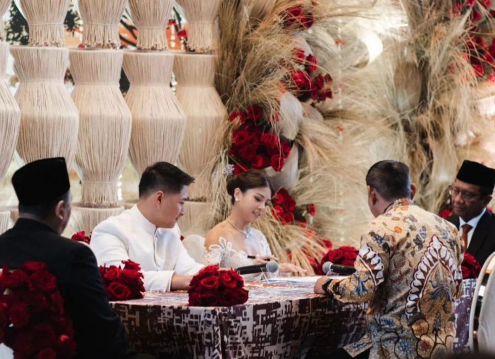 7 Dekorasi Pernikahan Sipil Clarissa Tanoe, Tema Rustic yang Apik