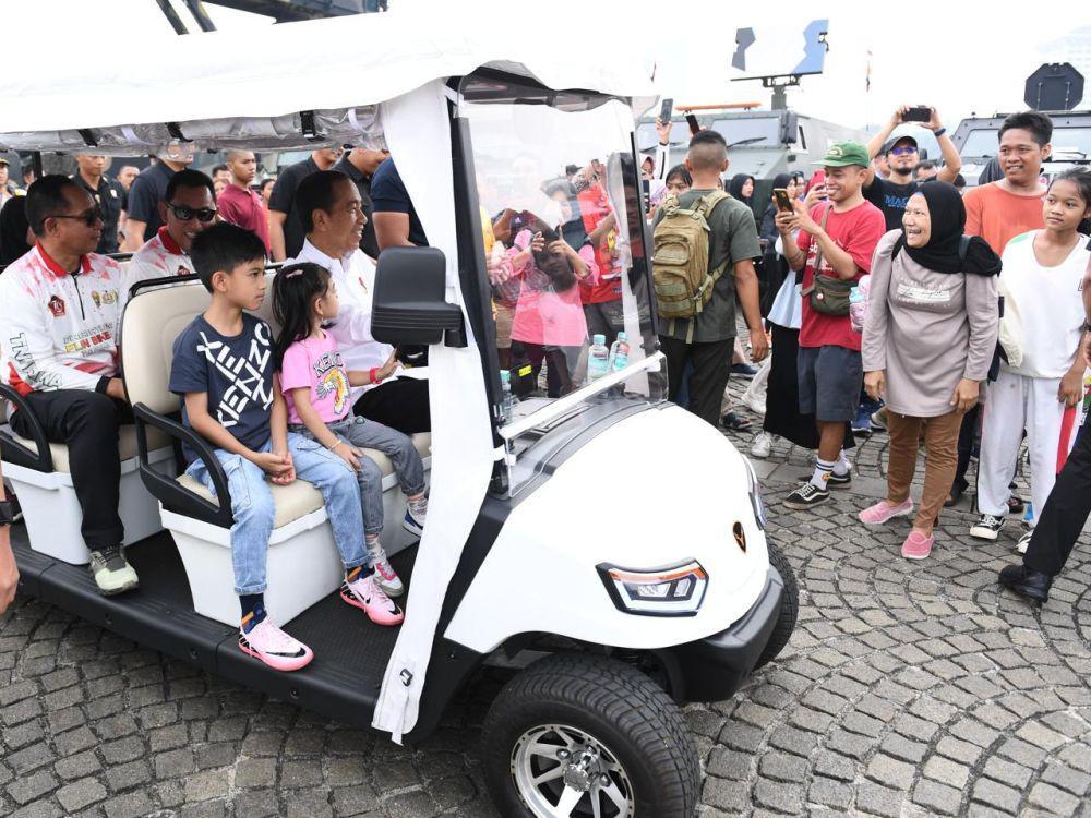 Jokowi Ajak Jan Ethes Hadiri Upacara HUT ke-79 TNI di Monas