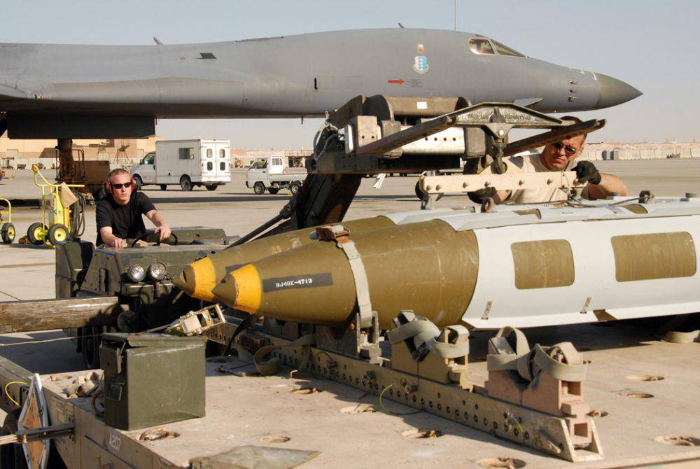 B-1B Lancer merupakan pengebom yang mampu membawa muatan bom konvensional terbesar di inventory AU AS (commons.wikimedia.org/ Gustavo Gonzalez-USAF)