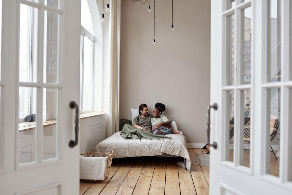 7 Posisi Cuddling Terbaik dengan Pasangan