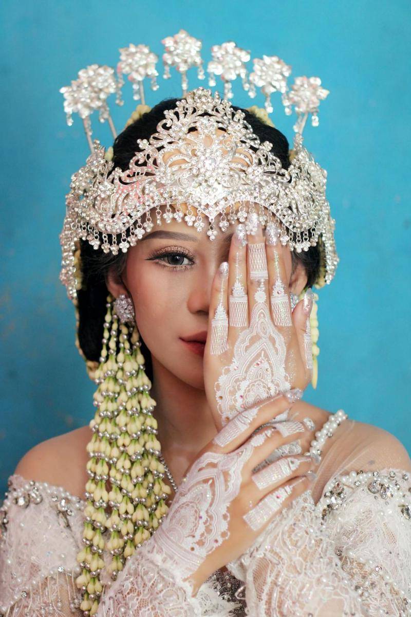 ilustrasi henna pengantin (unsplash.com/Ruly Nurul Ihsan)