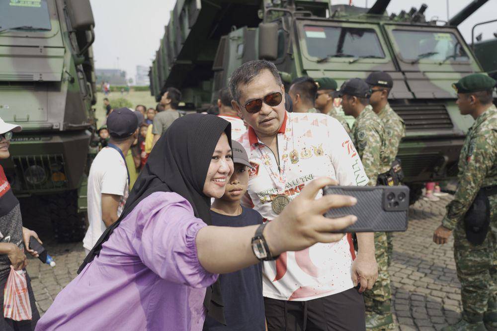 Kasad ramaikan Matra Fair dan Panglima TNI Fun Run. (Dok. Kasad)