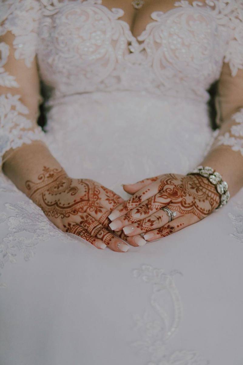 ilustrasi henna pengantin  (unsplash.com/Yasmine Arfaoui)