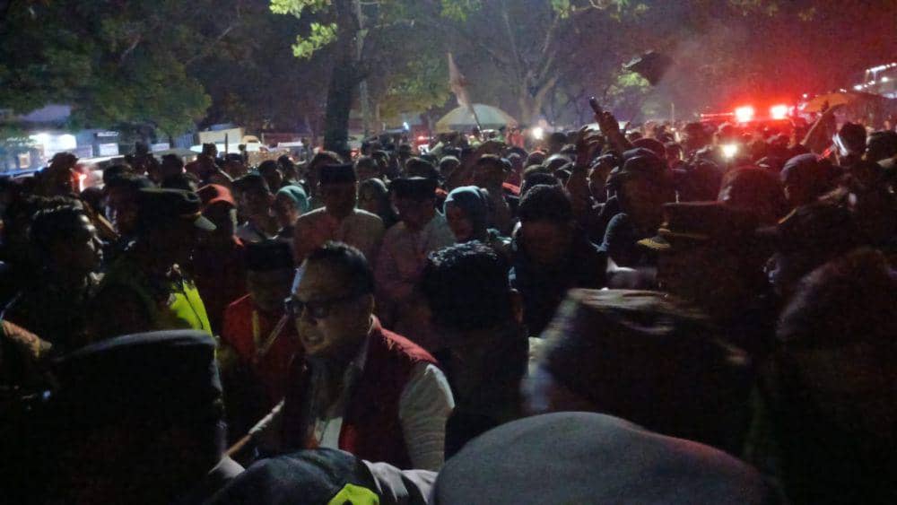 Saling Dorong di Pengundian Nomor Urut Pilkada Kabupaten Tangerang