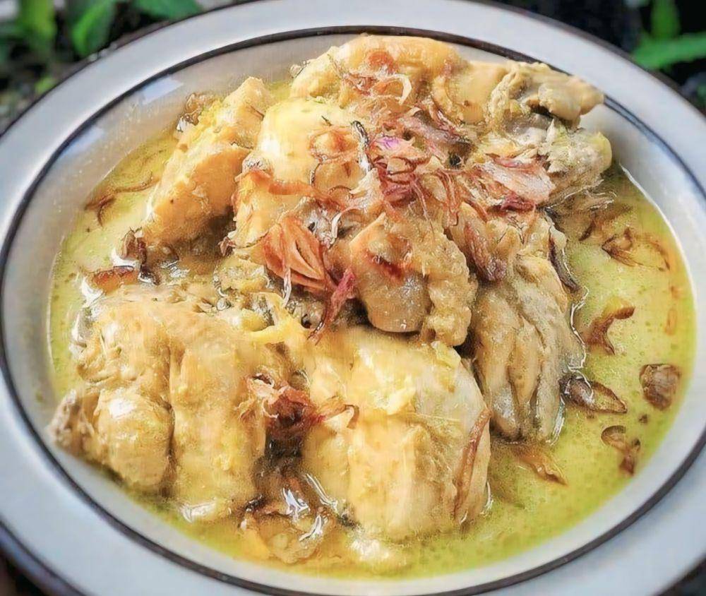 potret hidangan opor ayam (instagram.com/sri_maryathie)