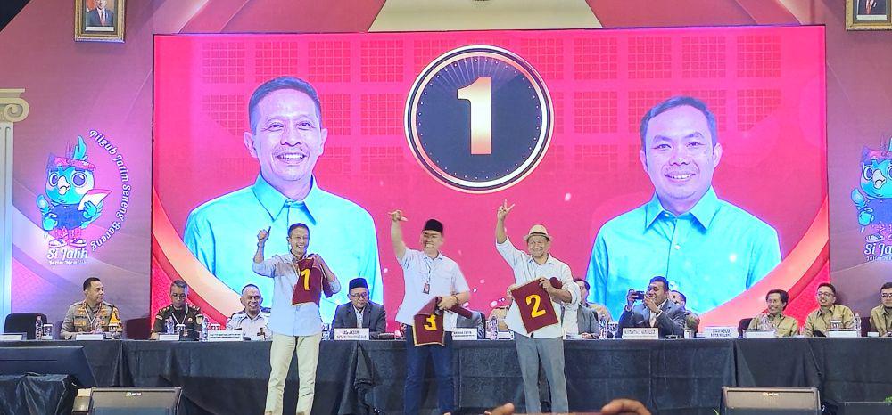 Pengundian nomor urut Paslon Wali Kota dan Wakil Wali Kota Malang 2024. (IDN Times/Rizal Adhi Pratama)