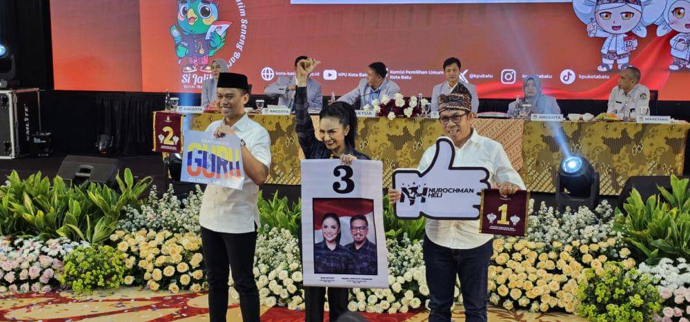 Undian nomor urut Paslon Wali Kota dan Wakil Wali Kota Batu 2024. (IDN Times/Rizal Adhi Pratama)