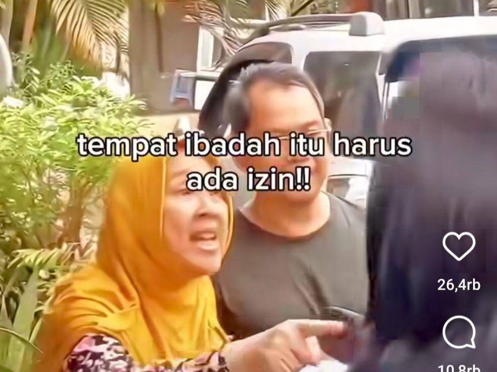 ASN di Bekasi larang tetangganya beribadah. (Tangkapan layar video @Permadiaktivis2)