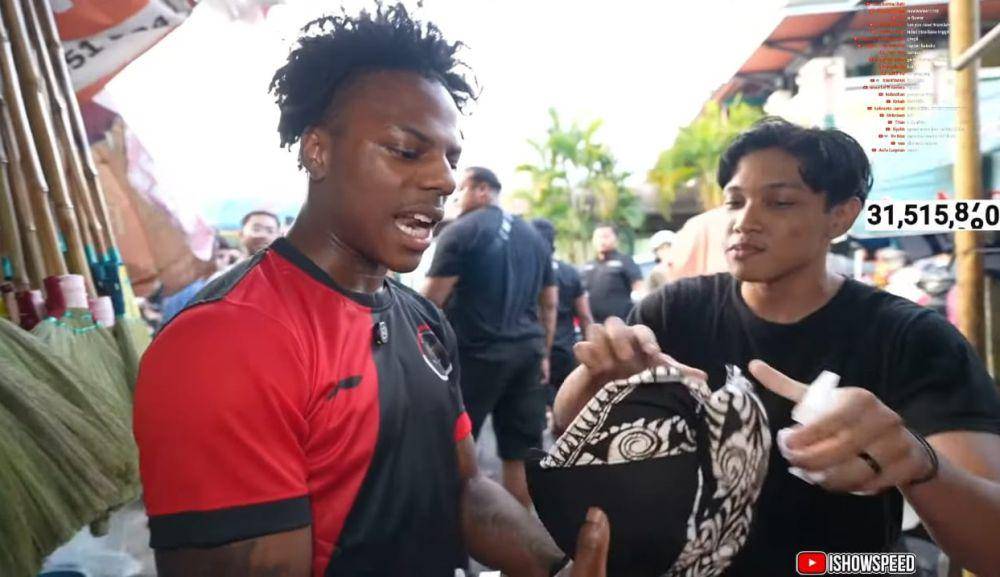 potret batik yang Speed dapat di Indonesia (youtube.com/@IShowSpeed)