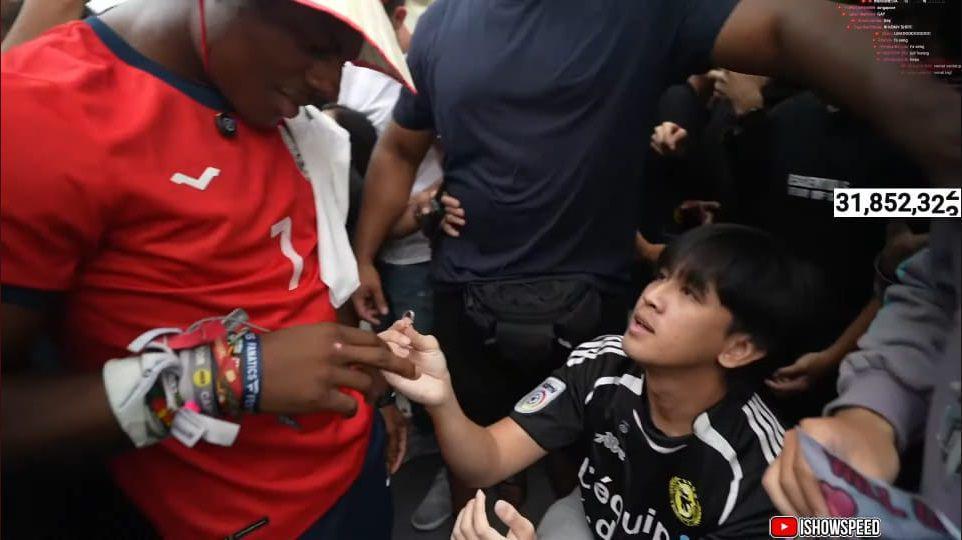 7 Potret IShowSpeed Live Streaming di Kamboja, Dilamar Cowok?