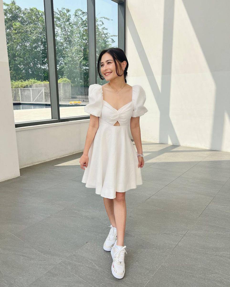 Prilly Latuconsina (instagram.com/prillylatuconsina96)