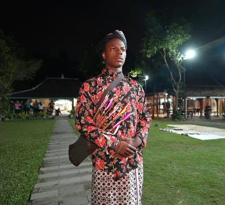 potret batik yang Speed dapat di Indonesia (youtube.com/@IShowSpeed)