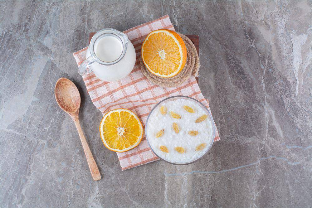 ilustrasi yoghurt lemon (freepik.com/azerbaijan_stockers)