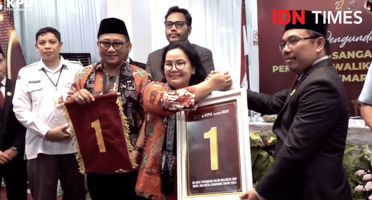 Paslon Agustina Wilujeng-Iswar Aminuddin mendapat nomor urut 2 di Pilwakot Semarang 2024. (IDN Times/Anggun Puspitoningrum)