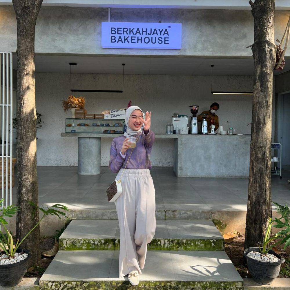 OOTD ala Ratu Ghania (instagram.com/ratughania)