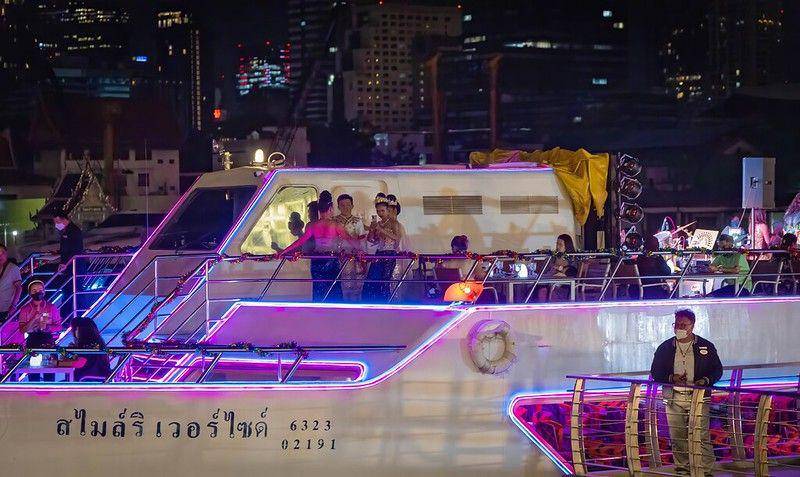 ilustrasi Chao Phraya Dinner Cruise (flickr.com/David)