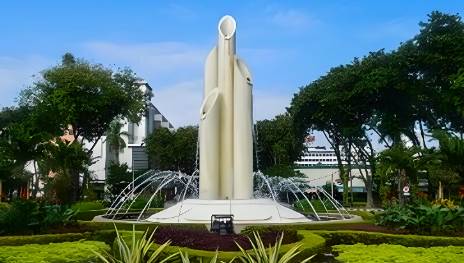 Ilustrasi Monumen Bambu Runcing di Surabaya. (shutterstock.com/M Harits Fadhli)