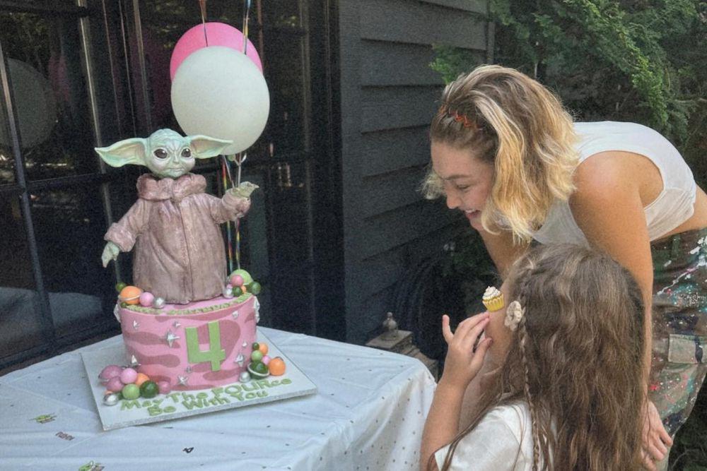 Anak Perempuan Gigi Hadid dan Zayn Malik, Khai, Ulang Tahun ke-4