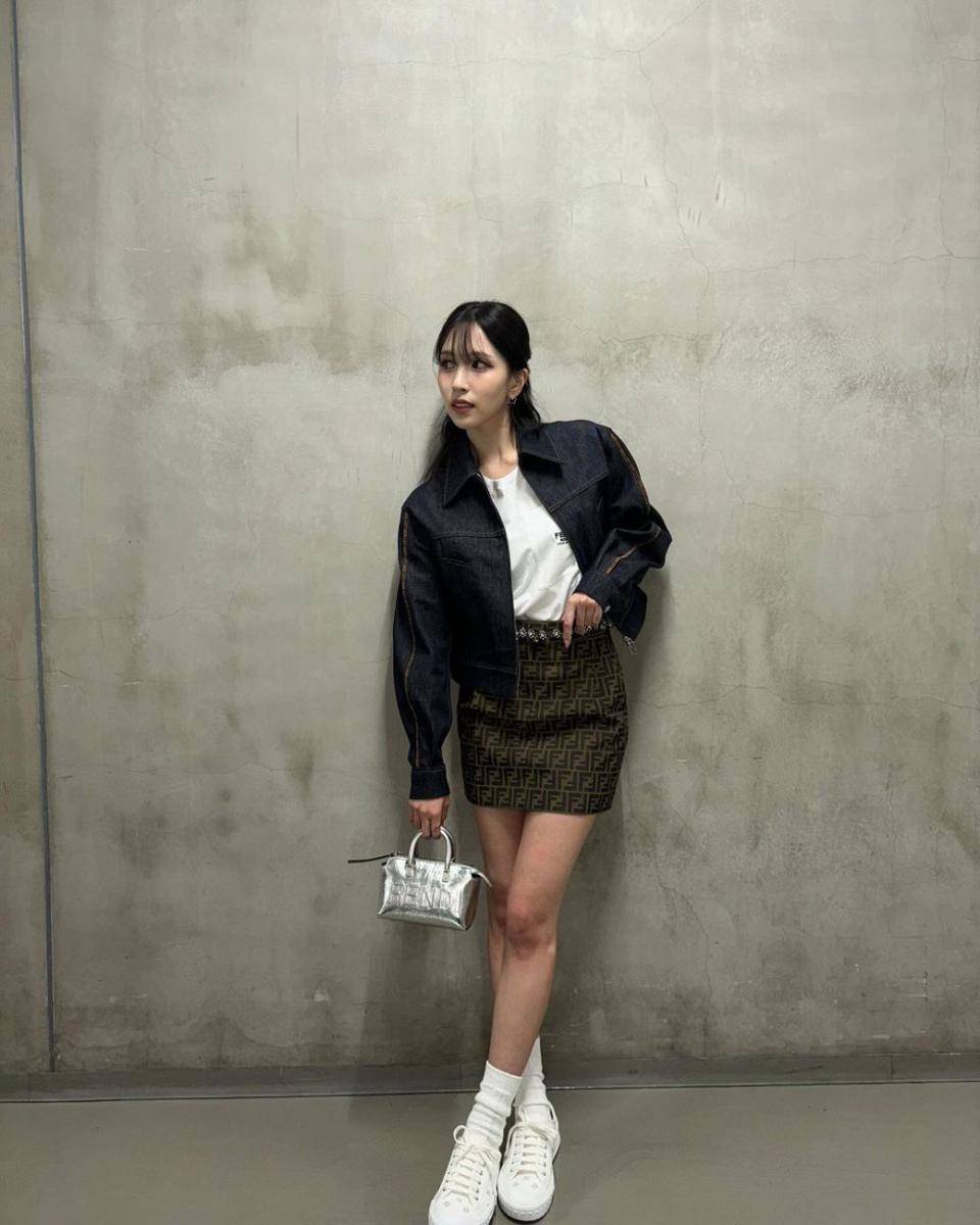 MINA TWICE (instagram.com/mina_sr_my)