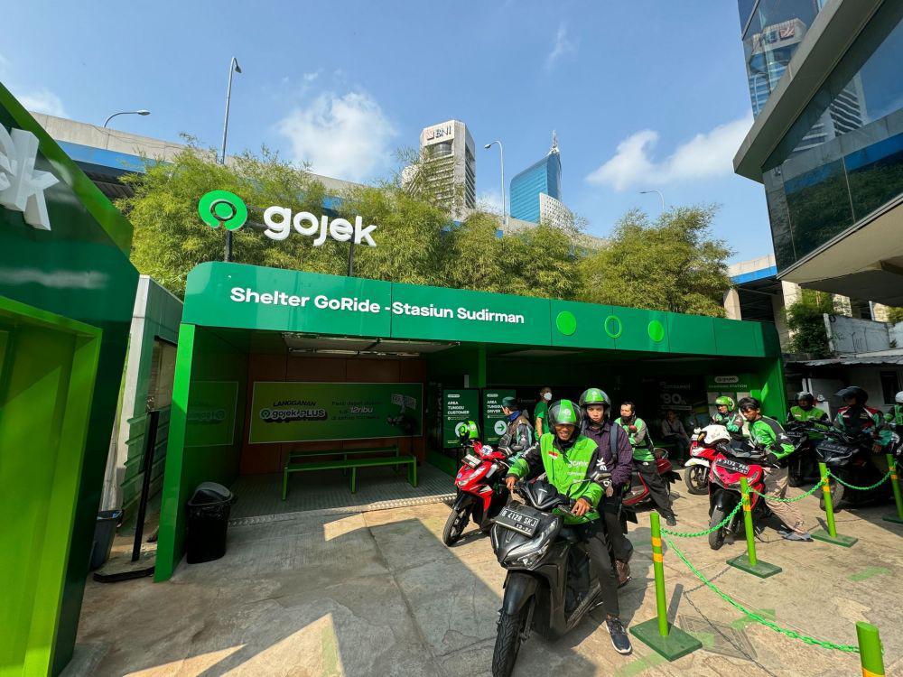 Cara Naik KRL Pakai Gojek, Praktis Tanpa Kartu!