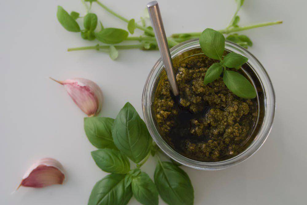 ilustrasi dressing pesto (pexels.com/ThieaAlhoz)