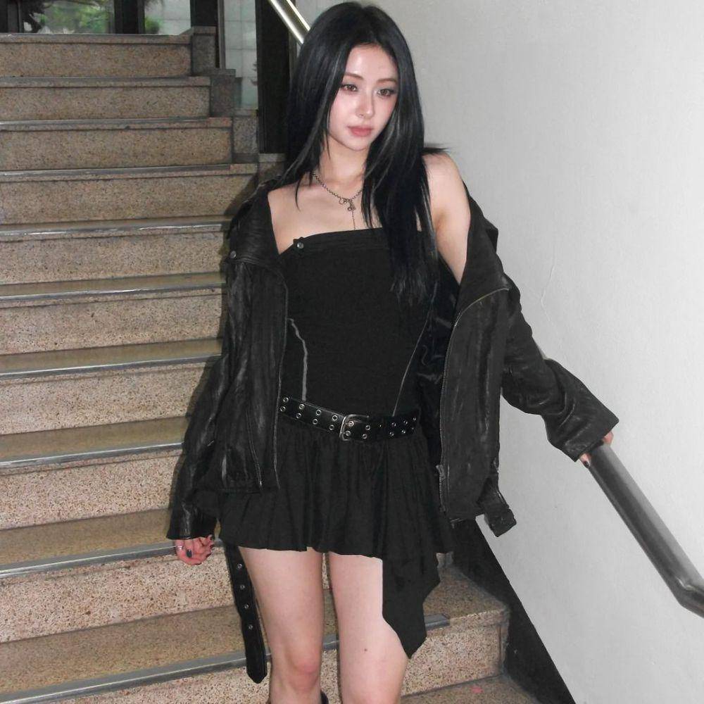 Yunjin LE SSERAFIM (instagram.com/jenaissante)
