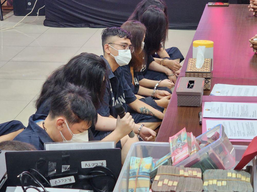 Polrestabes Semarang menetapkan 10 tersangka rumah judi online di Kota Semarang, Senin (23/9/2024). (dok. Humas Polrestabes Semarang)