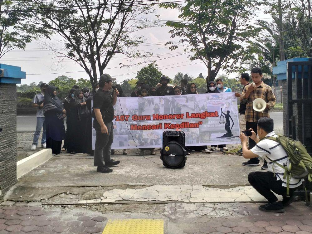 Dugaan Suap PPPK Langkat, Giliran PTUN Medan Digeruduk Guru Honorer