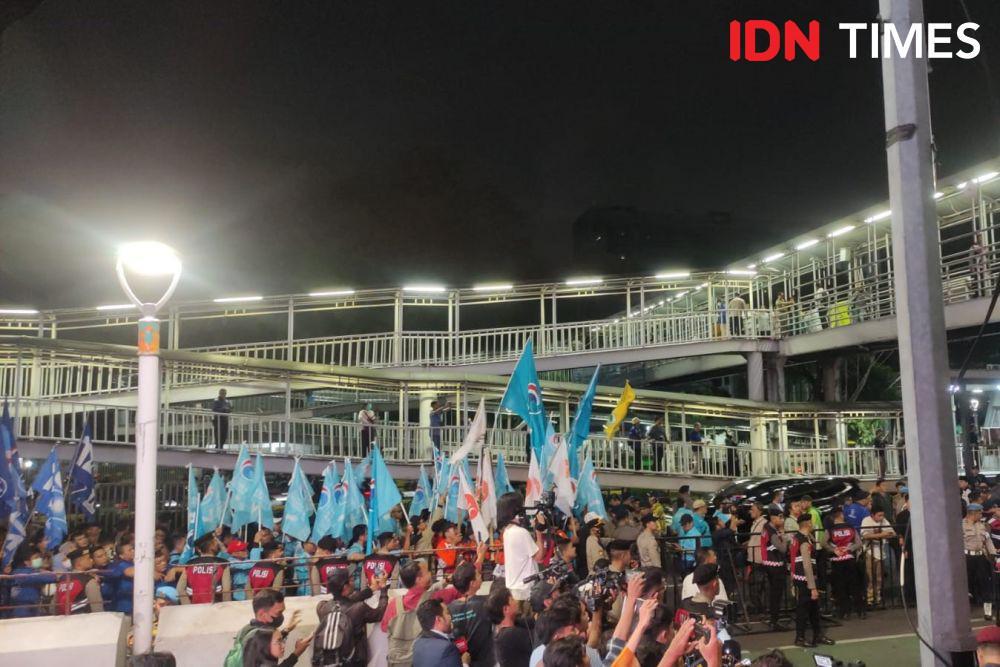 Simpatisan KIM Plus Padati KPUD DKI Kawal RIDO Ambil Nomor Urut