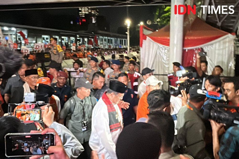 3 Pasangan Cagub-Cawagub Tiba di KPU DKI, Pramono-Rano Naik Oplet