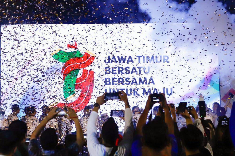 Kemeriahan Kickoff Rangkaian Hari Jadi ke-79 Provinsi Jawa Timur di Stadion Jenggolo, Kabupaten Sidoarjo, Sabtu (21/9) malam. (dok. Humas Pemprov Jatim)