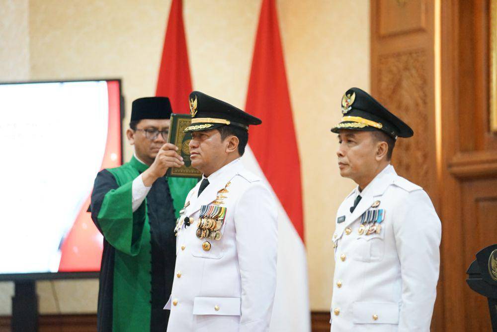 Pelantikan Pj Bupati Pasuruan dan Pj Wali Kota Probolinggo. Dok. Pemprov Jatim.