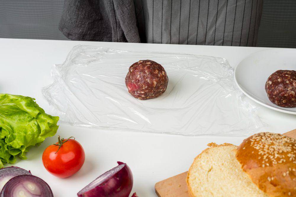 plastic wrap (freepik.com/freepik)