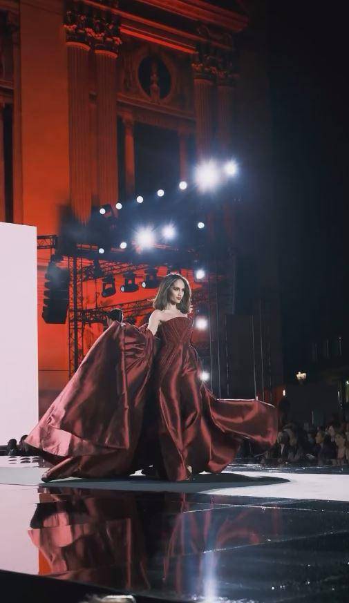 Cinta Laura L'Oreal Paris Fashion Week (Instagram.com/claurakeihl)