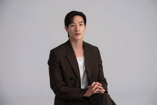 Noh Sang Hyun (instagram.com/steveshnoh)