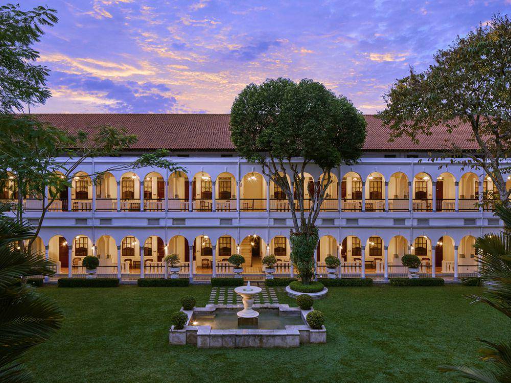 View ikonik Hotel Majapahit Surabaya (https://hotel-majapahit.com)