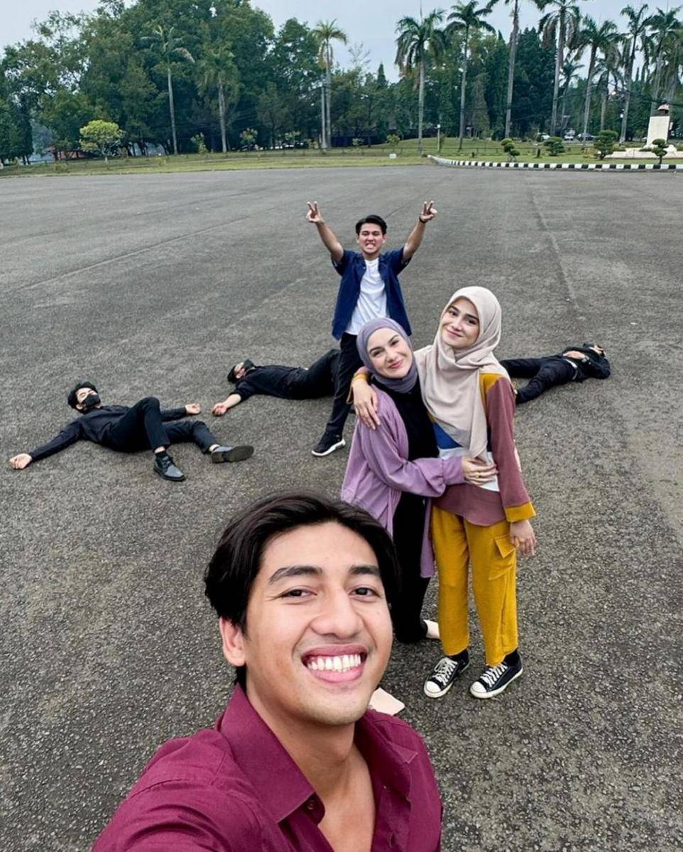 potret Syifa Hadju dan rekan artis (instagram.com/rey_bong26)
