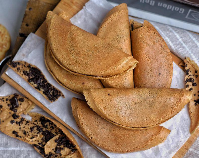 Resep Martabak Tipker Cokelat Keju, Cara Bikinnya Sat Set!