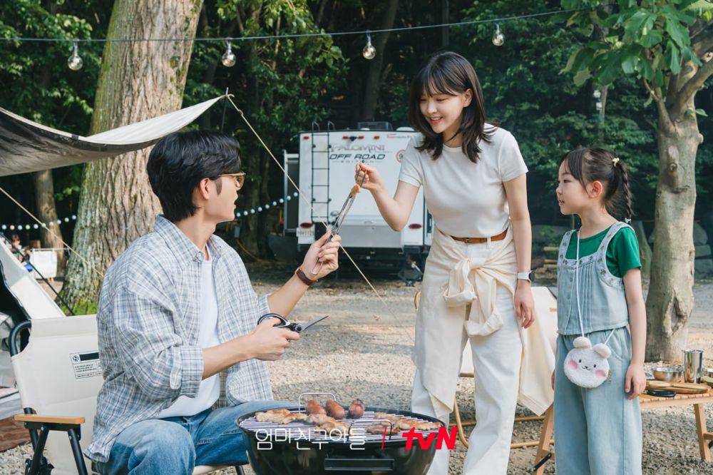 Yoon Ji On, Kim Ji Eun, dan Shim Ji Yoo di Love Next Door (dok. tvN/Love Next Door)