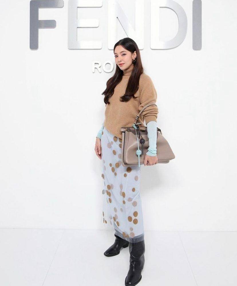 Potret Bella Campen di Milan Fashion Week (instagram.com/bellacampen)