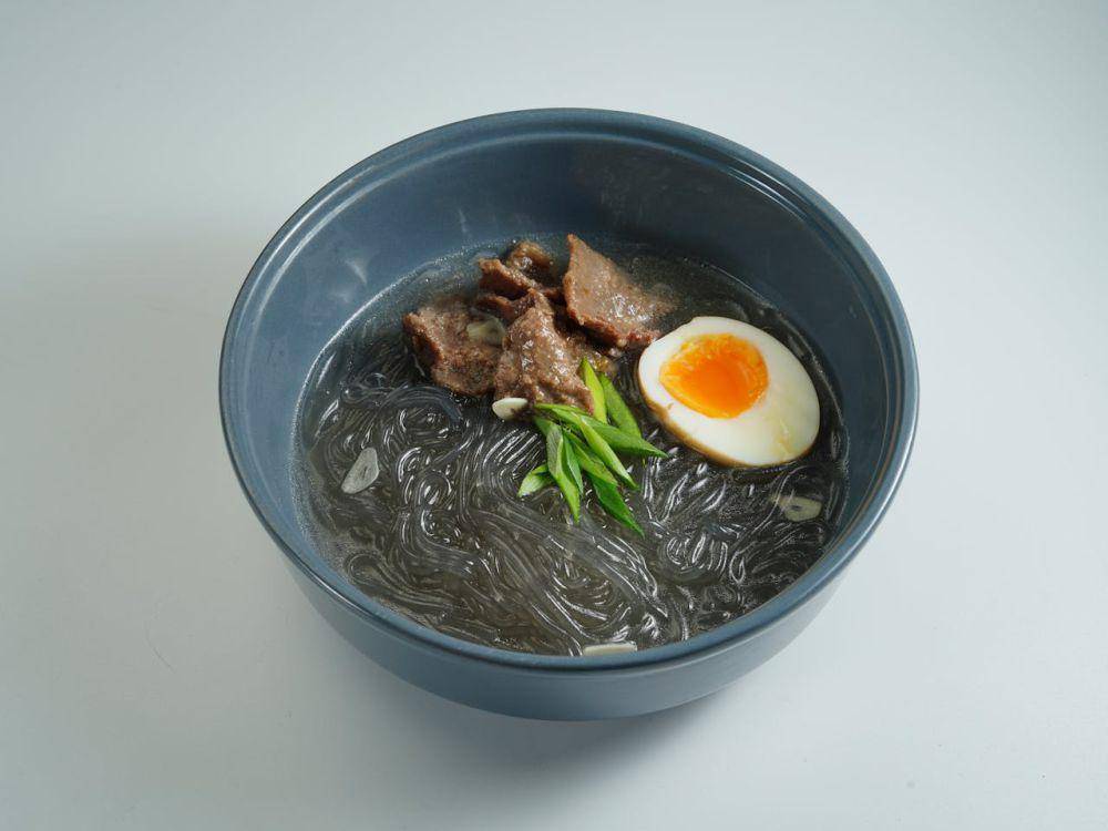 ilustrasi cold noodle (pexels.com/Nadin Sh)