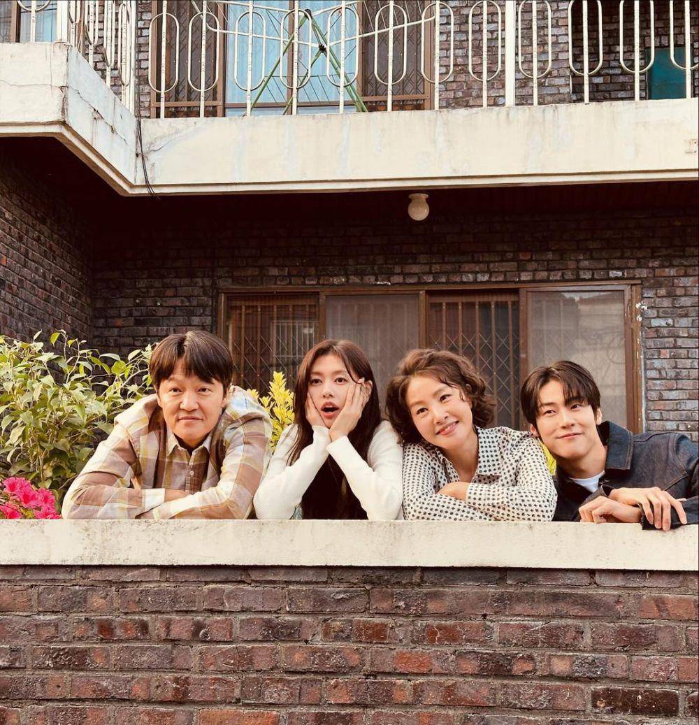 pemain drama Love Next Door (instagram.com/queen_j.y.p)