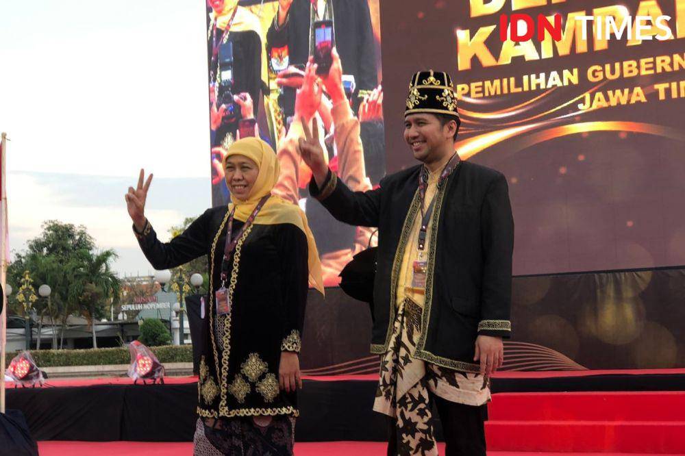 Paslon Pilgub Jatim, Luluk-Lukman, Khofifah Indar Parawansa-Emil Dardak, Tri Rismaharini-Gus Hans, pada Selasa (24/9/2024). (IDN Times/Myesha Fatina)